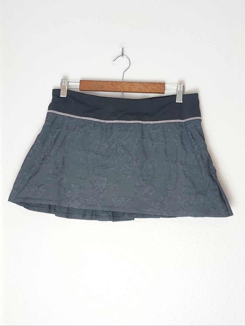 Lululemon Run Pace Setter Ruffle Skirt Size 8